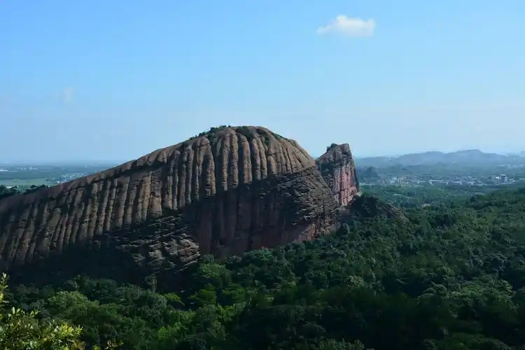 【携程攻略】弋阳龟峰风景名胜区景点,上饶龟峰山不值得去,热,累,景点