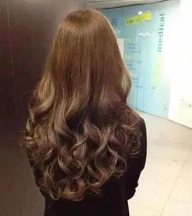 嘿嘿~中长卷发应该是女神标配了,下面好发型就来分享一些适合中长发的