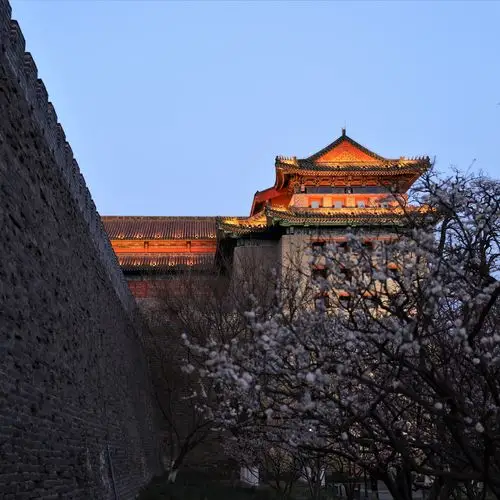 悠然看世界: 古城春来早