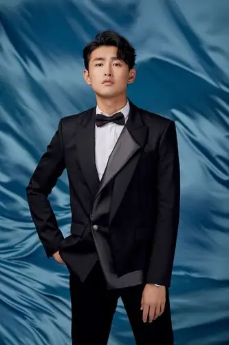 p>王彦霖,1989年7月28日出生于辽宁省鞍山市,中国内地男演员,毕业于