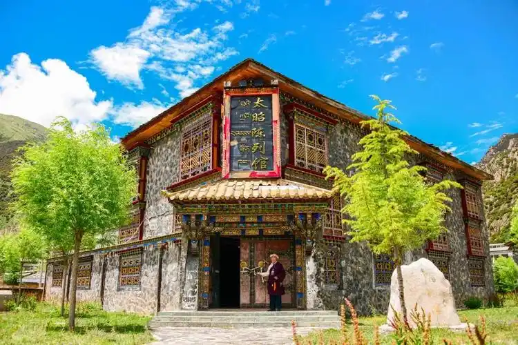 01太昭古城人文建筑之旅从林芝巴宜区出发约116公里,驾车需时1小时39