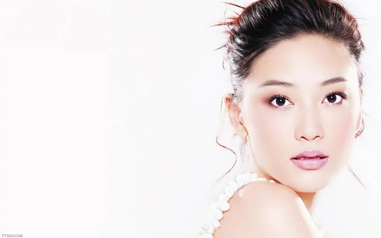 性感美女明星应采儿电脑桌面壁纸高清大图预览1440×900_港台明星下载