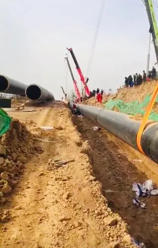 郑州浩恩非开挖工程有限公司 大型水平定向钻施工现场