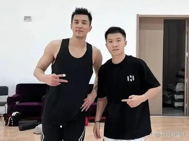 郭艾伦,韩德君,李晓旭等球员悉数出战,赵继伟,张镇麟,付豪由于参加中