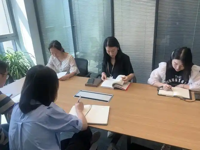 银行合作部组织开展商务礼仪培训活动