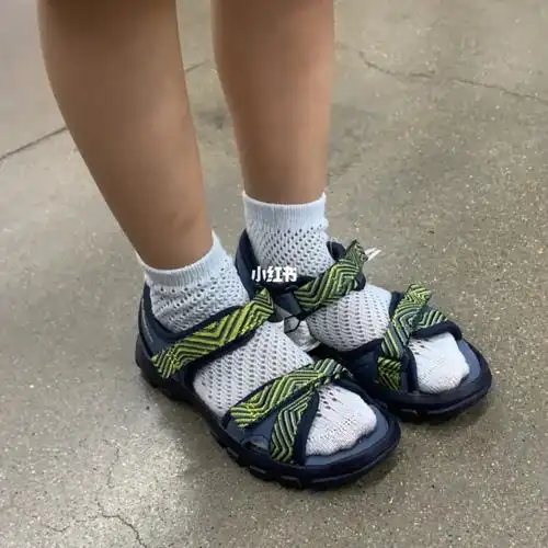 小男孩好穿的凉鞋