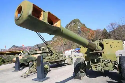 这些世界一流的自行火炮,不过服役已经超过半个世纪的66式152炮在陆军