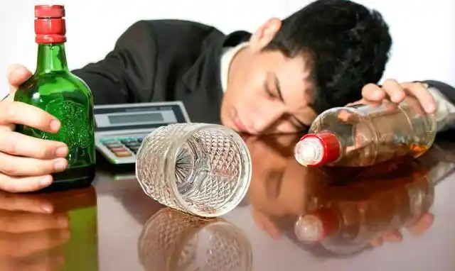 喝第一口的时候,我就开始晕,头重脚轻,后来就是难受,你说这天气吧