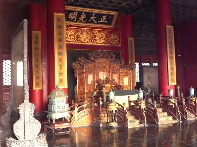 太和殿内景