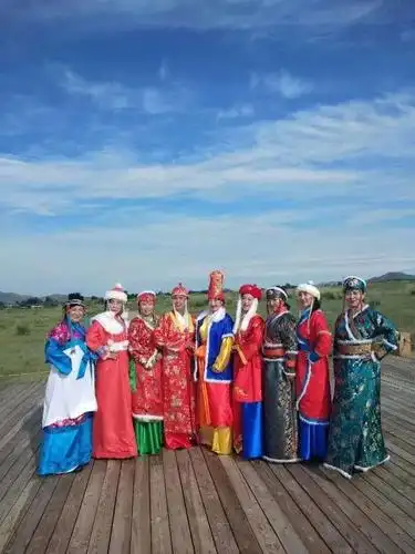 千年之后,辽上京来了这些穿着华丽的"契丹人"_服饰