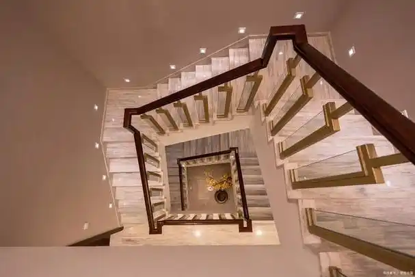 创意而独特的出地面楼梯间效果图设计——为您的空间增添时尚魅力