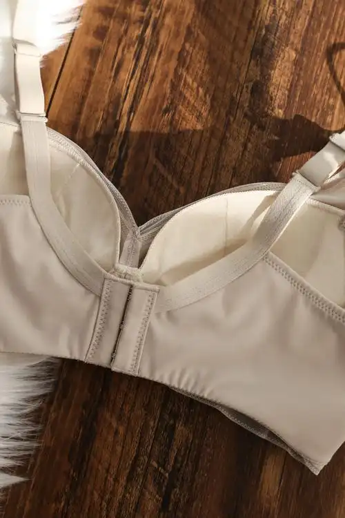 日本仿真丝桑蚕丝文胸小胸聚拢防下垂收副乳无痕内衣女胸罩夏季黑色m