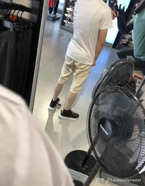 求推荐适合男生夏天穿的文胸? - 知乎