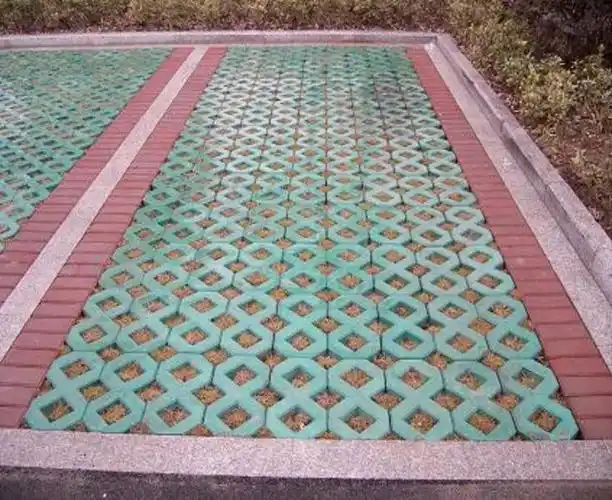 连云港荷兰砖分析荷兰砖干铺湿铺的不同之处连云港联锁块,面包砖,荷兰