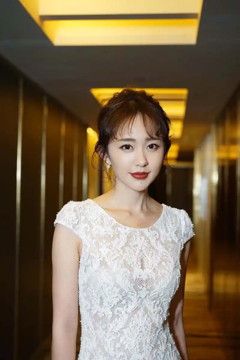 小金锁孙耀琦美照,真是金星闪耀,璀璨无比