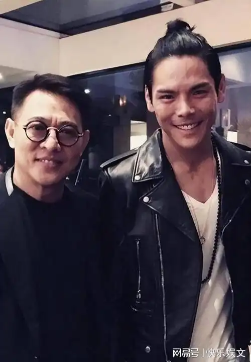 向佐拒绝参加《歌手》!力荐弟弟萧敬腾参加,兄弟情深叫人羡慕