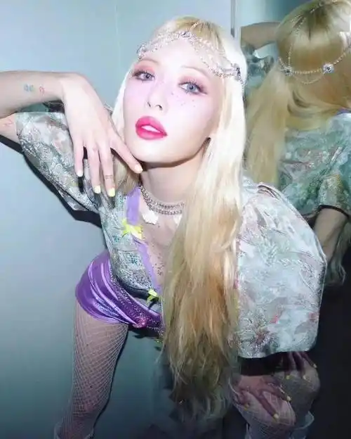 vava私密纹身有什么内涵浴缸大秀释放狂野性感风网友这还是vava吗