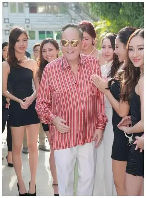 赵世曾身价过百亿,一生交往过10000个女友,告诫儿子不要太专一