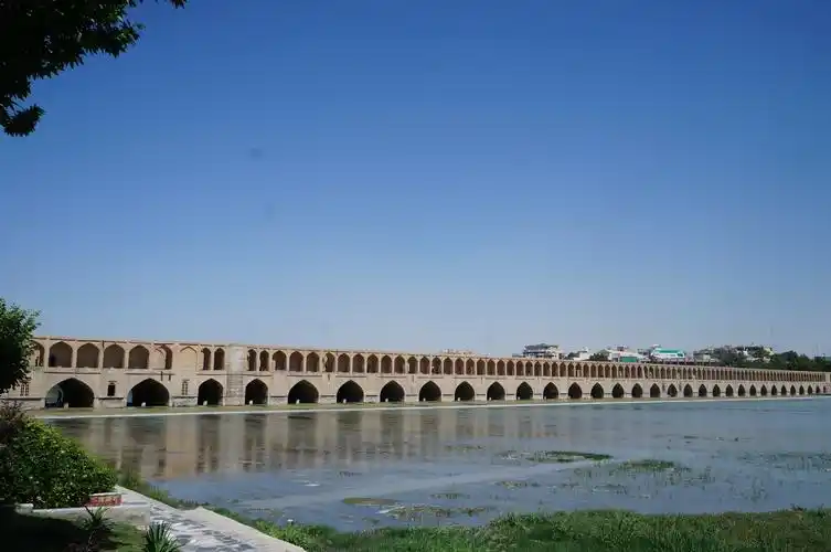 伊斯法罕三十三孔桥好玩吗,伊斯法罕三十三孔桥景点怎