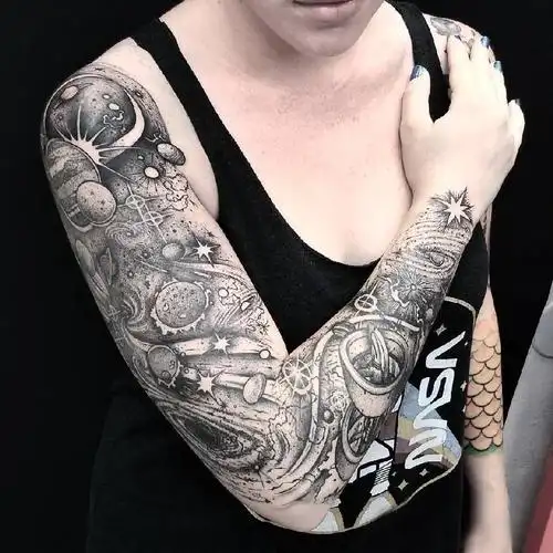 小星球纹身 男生手臂上小星球纹身小花臂图案