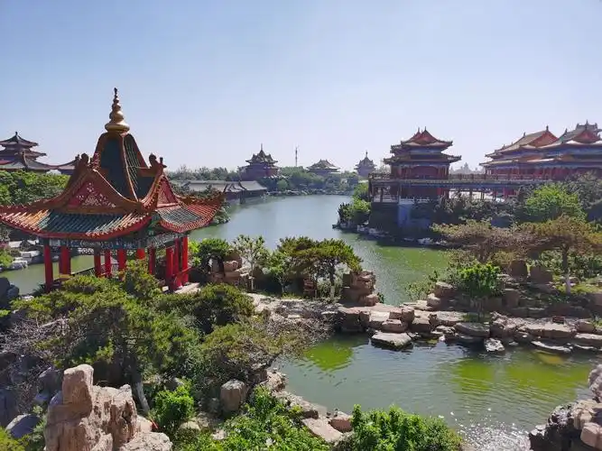 烟台蓬莱的三仙山风景区距离八仙过海景区很近,上次我来蓬莱旅游时从