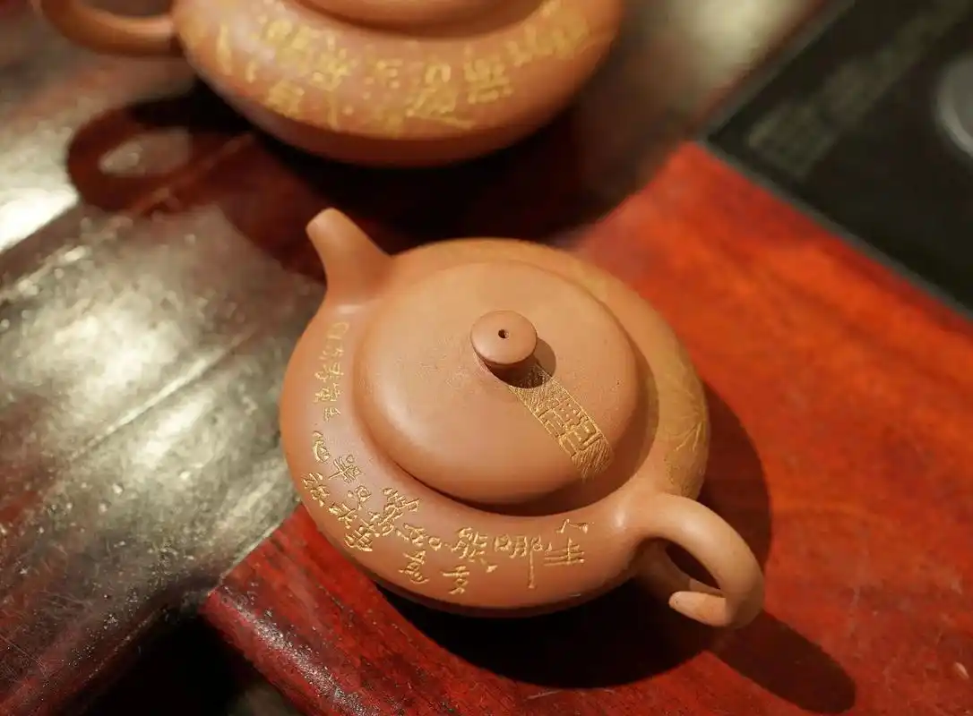 大川老师原创刻绘紫砂壶作品欣赏 - 抖音