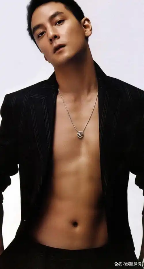 吴彦祖51岁再现神颜!网友:岁月这把刀终于钝了?