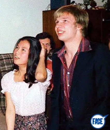 港媒曝翁美玲荷兰男友称其自杀有前科