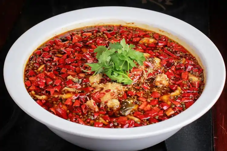 要做出鲜辣滑嫩的水煮鱼片并不难水煮鱼怎么做鱼片比较嫩