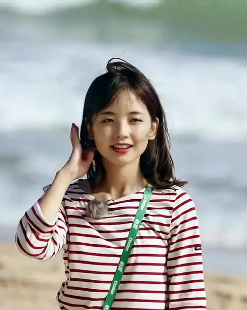 央视前主持王冰冰最新状况曝光,据知名娱乐博主说,王冰冰现在已经被