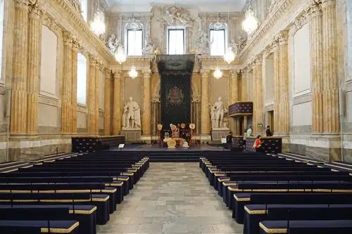 王座大厅(throne room).