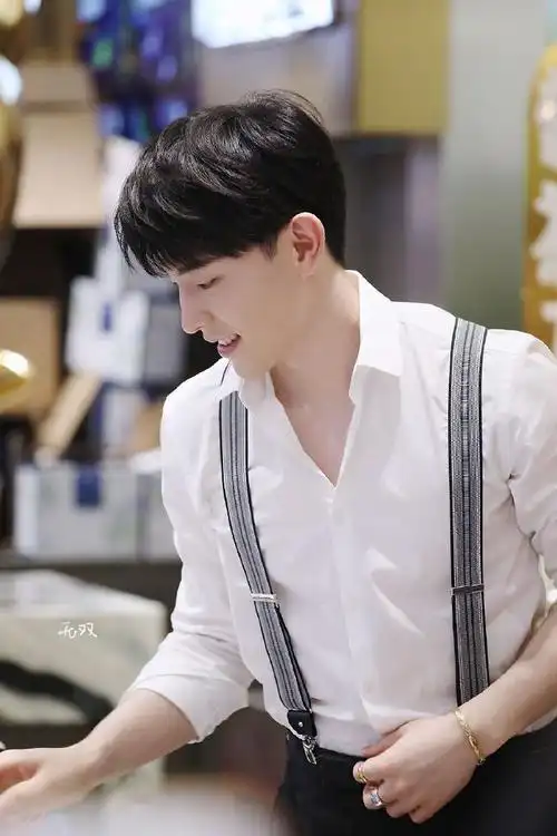 侧颜帅哥图鉴#邓伦侧颜无敌了@邓伦