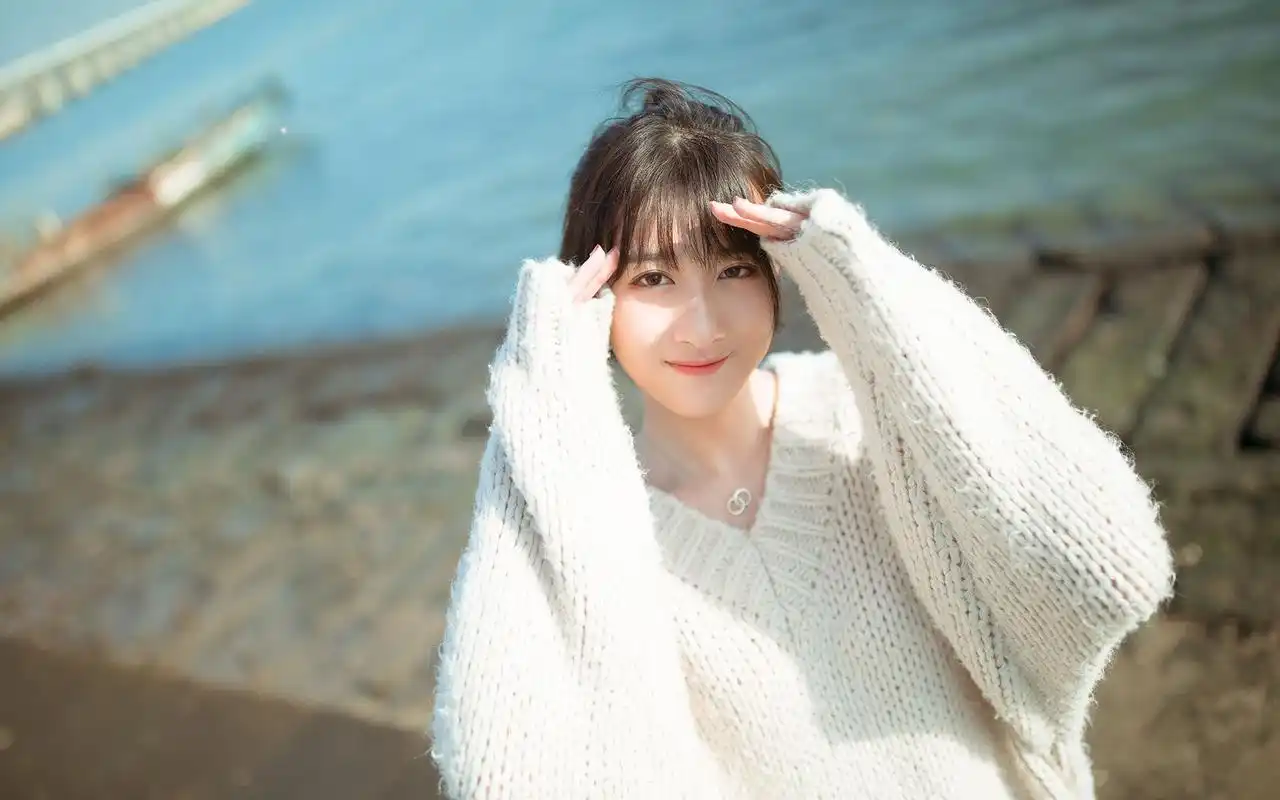 小清新短发美女唯美海边写真高清壁纸