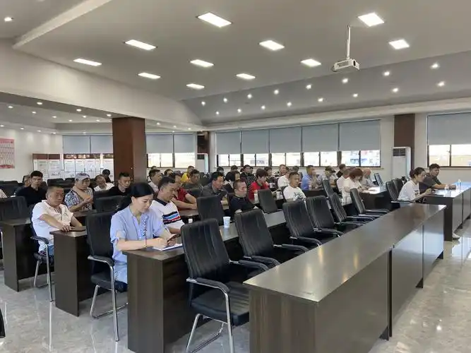 瞿溪街道新居民服务中心组织召开夏季出租房房东会议