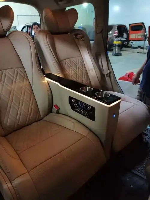 丰田霸道改装航空座椅及内饰