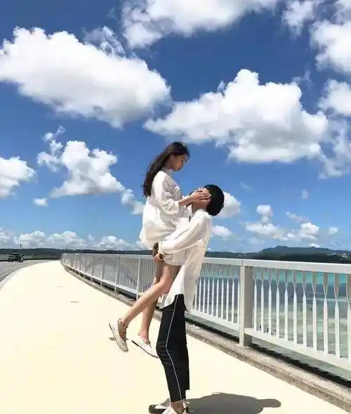 get情侣合照姿势称霸朋友圈