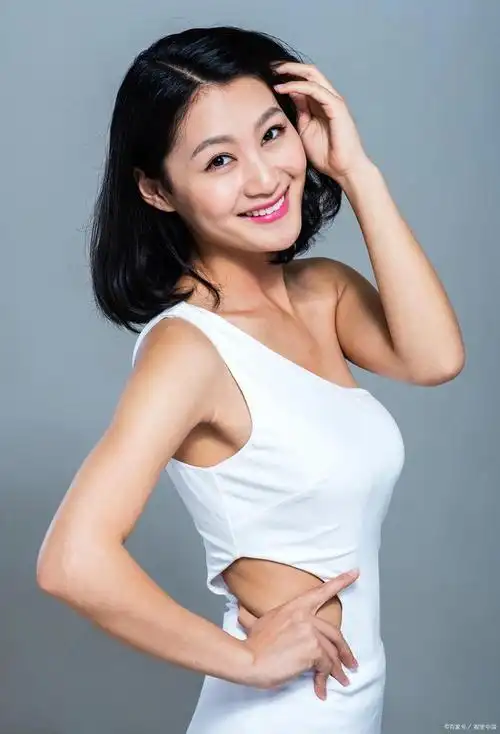 董宇辉火了,很多人却跑到北大才女刘媛媛的直播间去骂她