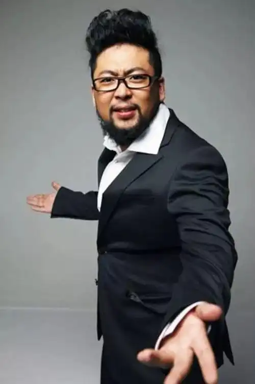 萌大叔修睿越演越来劲