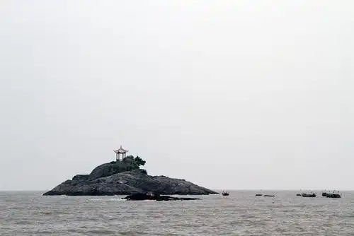 上一页 下一页 作品名称: 龙湾海滨  作品描述:   拍摄地点: 临海桃渚