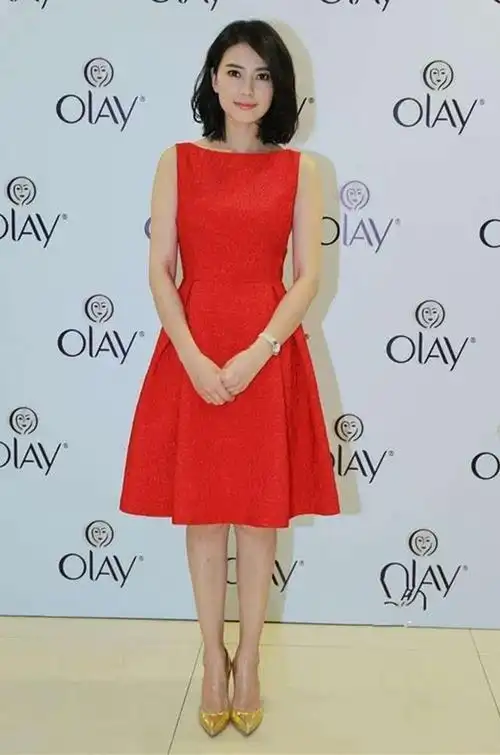 高圆圆穿的每双鞋子都成了经典,穿几年都不会过时!