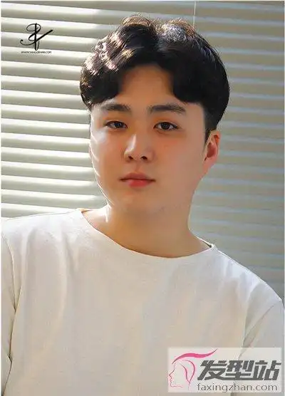 中分发型男生怎么弄好看超帅气男生中分发型