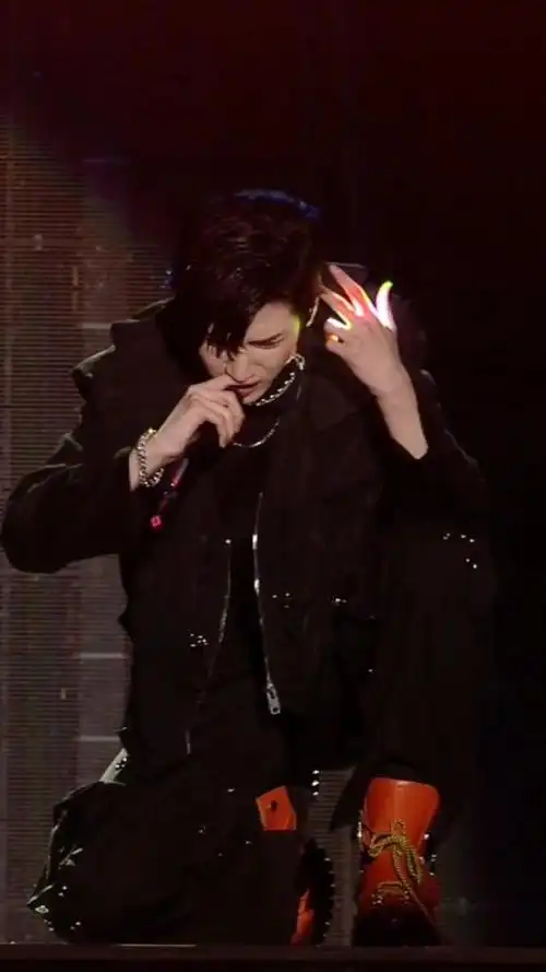 可以错过一切但别错过时代少年团严浩翔飘向北方舞台直拍