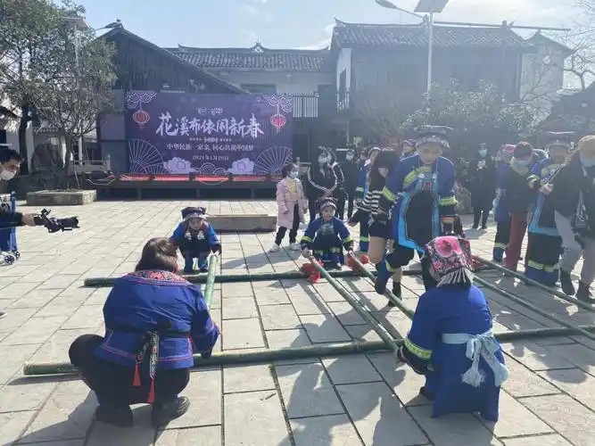 布依族村民闹新春