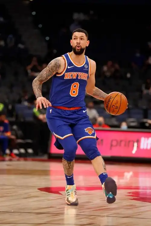 小里弗斯:看到美国那么多人对疫情无知令人沮丧