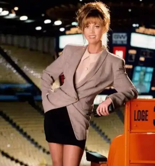 61岁珍妮巴斯订婚关于这位湖人女老板你应该知道的几件事