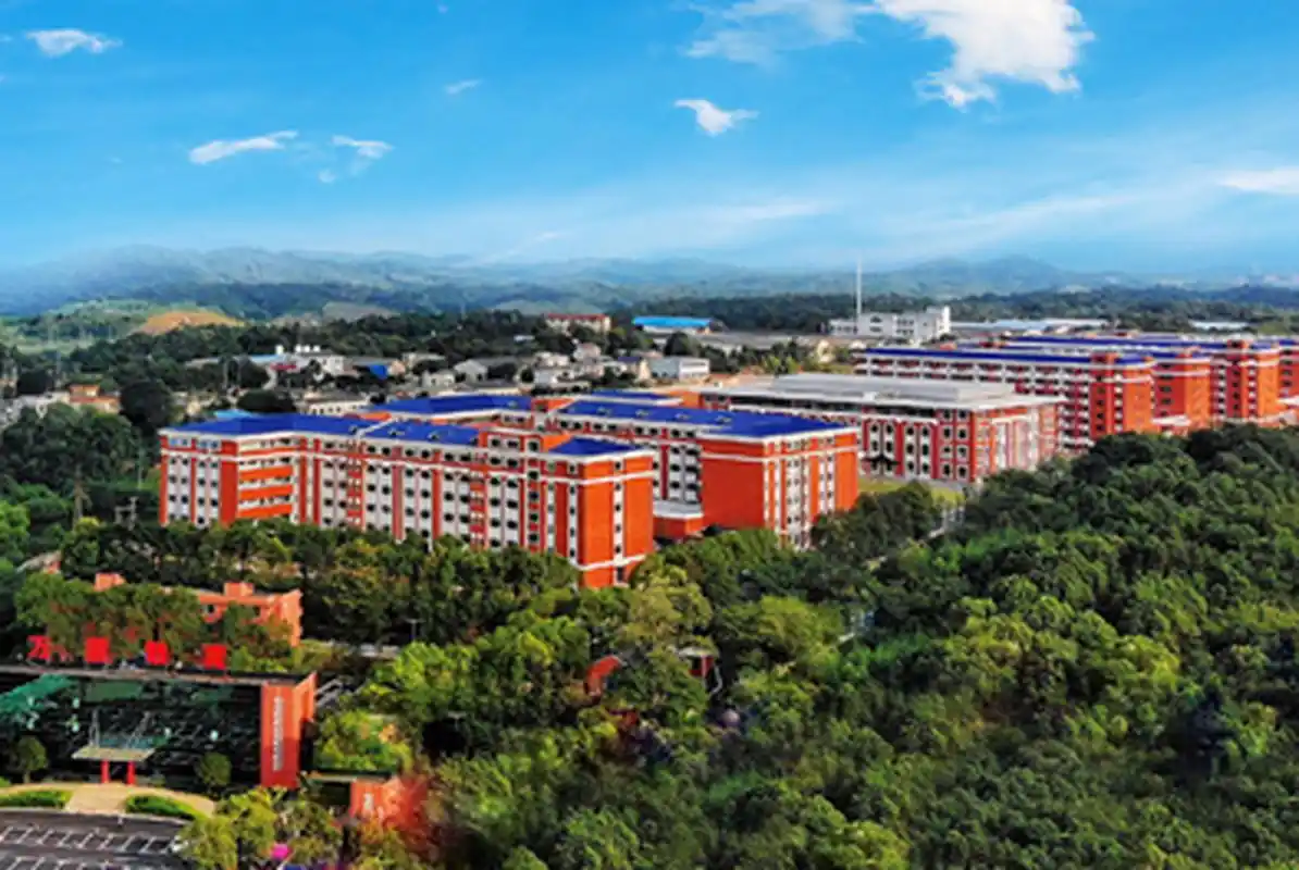 学校简介:学校代码:3333         湖南省中南艺术学校是经湖南省