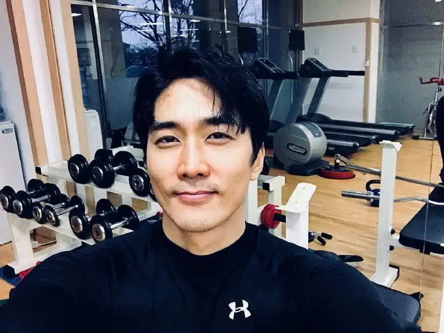 宋承宪节目坦言曾错过爱人,暗示与刘亦菲分手是因为恐惧婚姻