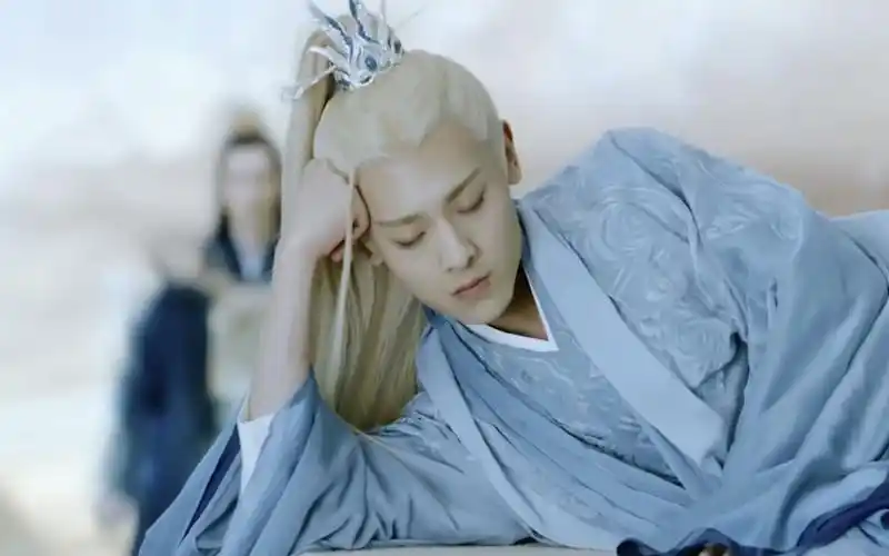 《燕无歇》 琉璃> 腾蛇vs璇玑,腾蛇神君认真起来,那也是妥妥的男神