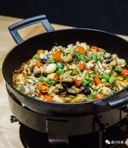 那一锅肥美的紫苏牛蛙