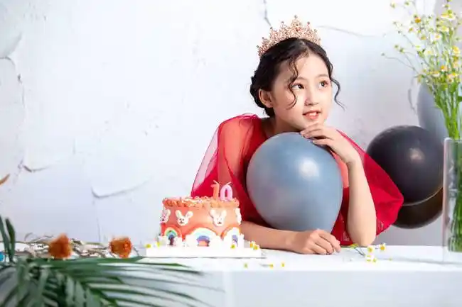 10后童星张婉儿迎十周岁小小少年初长成